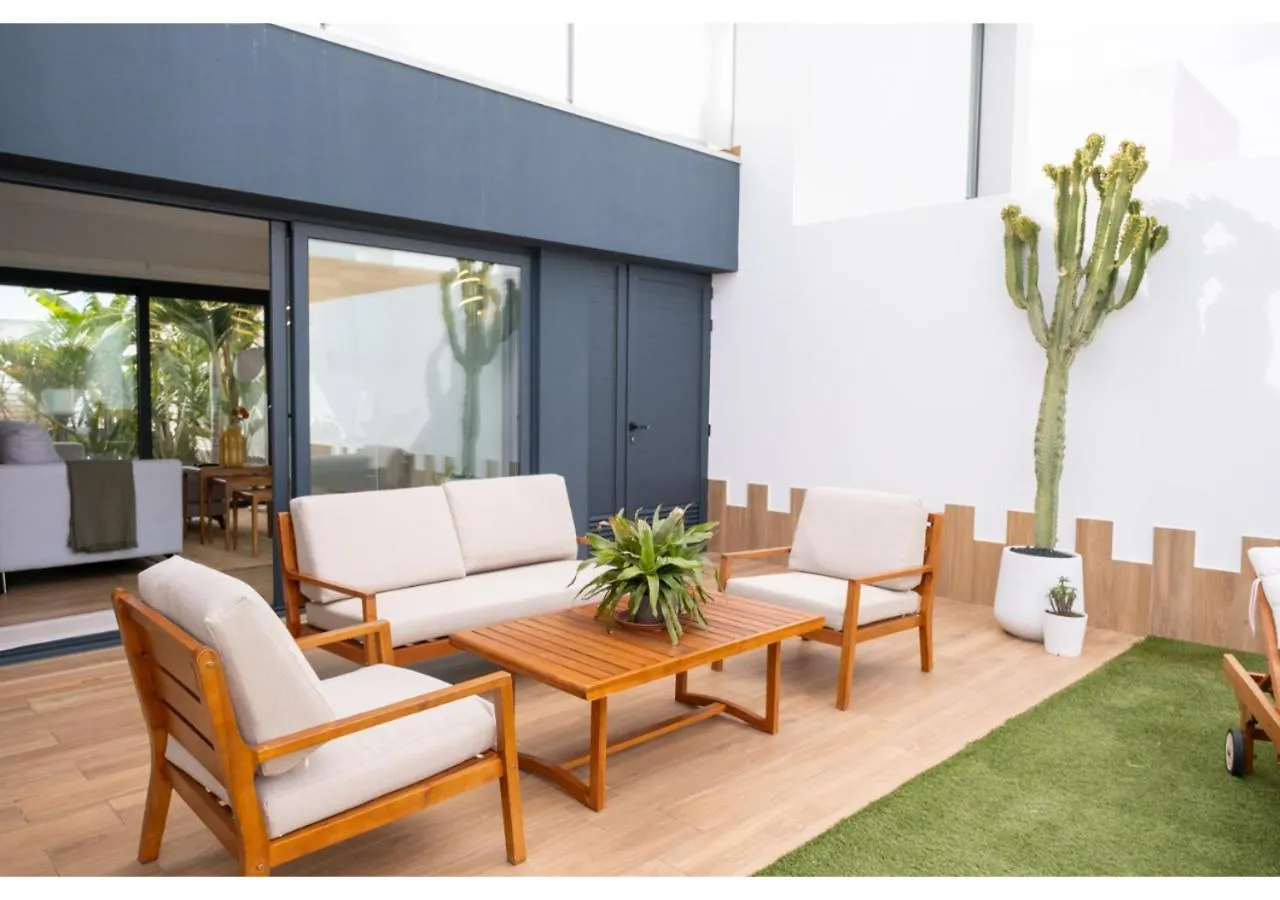 בית נופש לאחארס Casa Bouganvillea ספרד